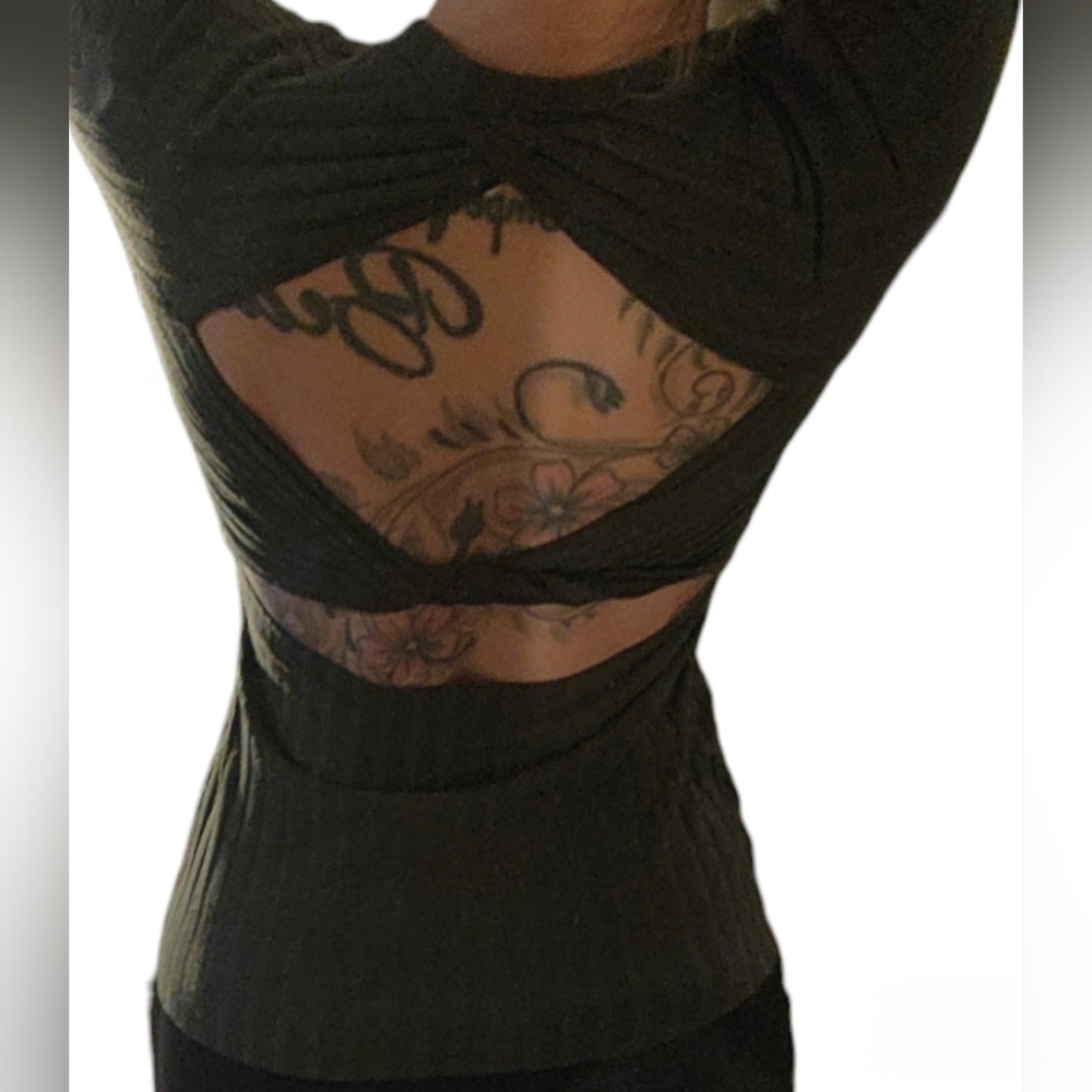 Venus ribbed sweater w/back cutouts.Size M. Greener than pics show. - Picture 2 of 7
